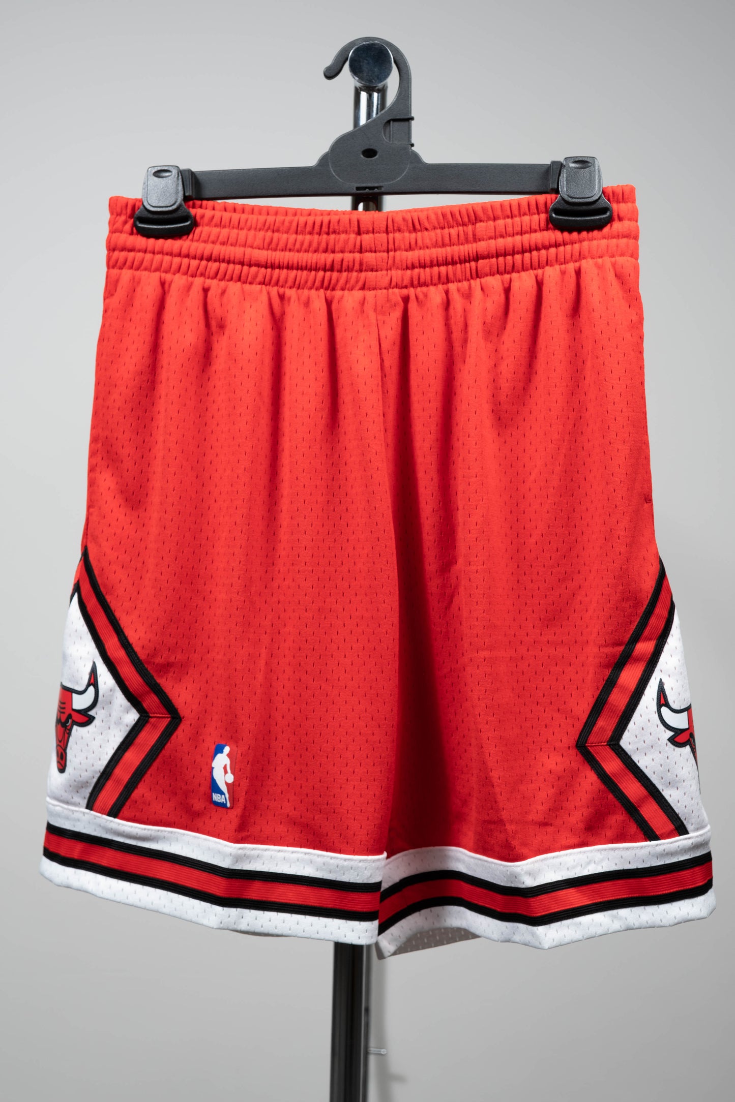 CHICAGO BULLS 1997-98 ROAD SWINGMAN SHORTS