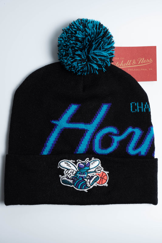 CHARLOTTE HORNETS SCRIPT BURST POM BEANIE