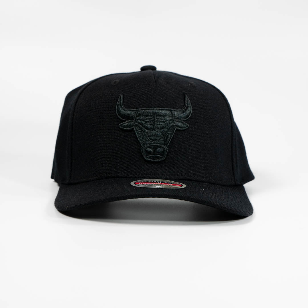 Chicago Bulls Black Team Logo 5 Panel Classic Red Snapback