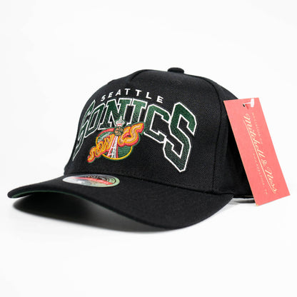 MITCHELL & NESS NBA HORIZON CLASSIC RED SNAPBACK HAT